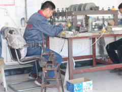 大孔研磨車間主要生產大孔拉絲、絞線、沖壓等模具
